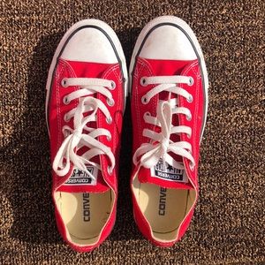 Red Converse WORN ONCE! Mens 6 Womens 8